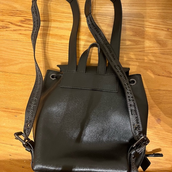 Used Off-White Diagonal Stripe Backpack - Picture 4 of 10